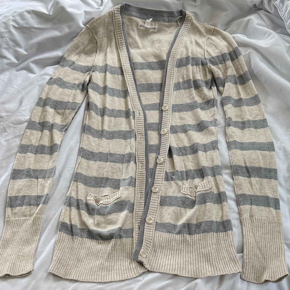Vintage Y2K Aeropostale Cream and Gray Striped Lightweight Button Cardigan